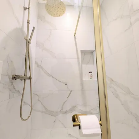 Carre D'or Centre Romanite