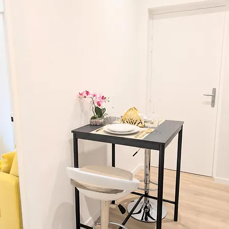 Carre D'or Centre Romanite Nîmes