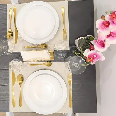 Carre D'or Centre Romanite *