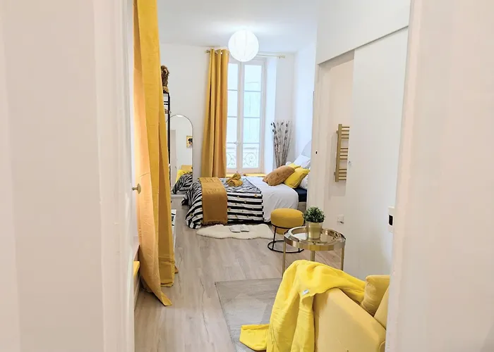 Carre D'or Centre Romanite *