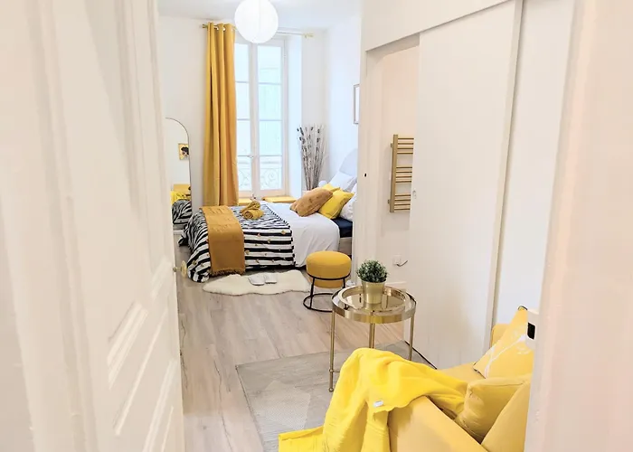 Carre D'or Centre Romanite Nimes