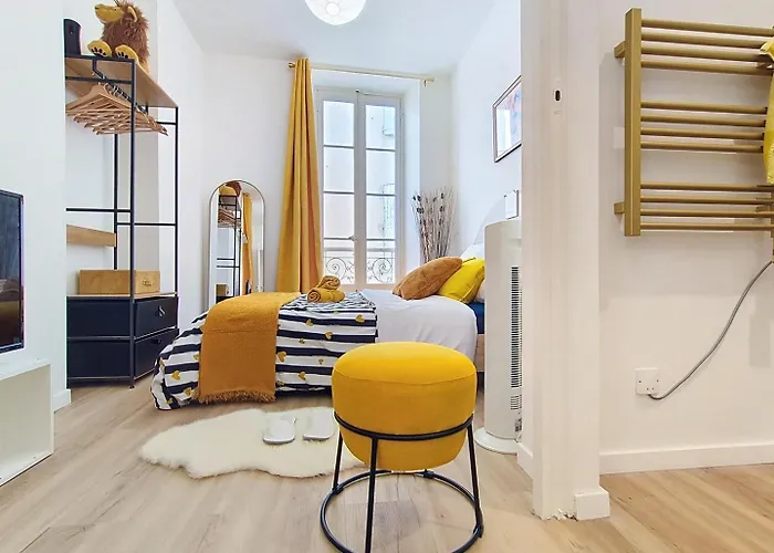 Carre D'or Centre Romanite Apartment *