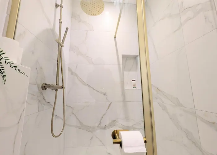 Carre D'or Centre Romanite